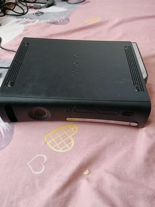 Vand xbox360 fumctionabil poti sa te joci jocuri