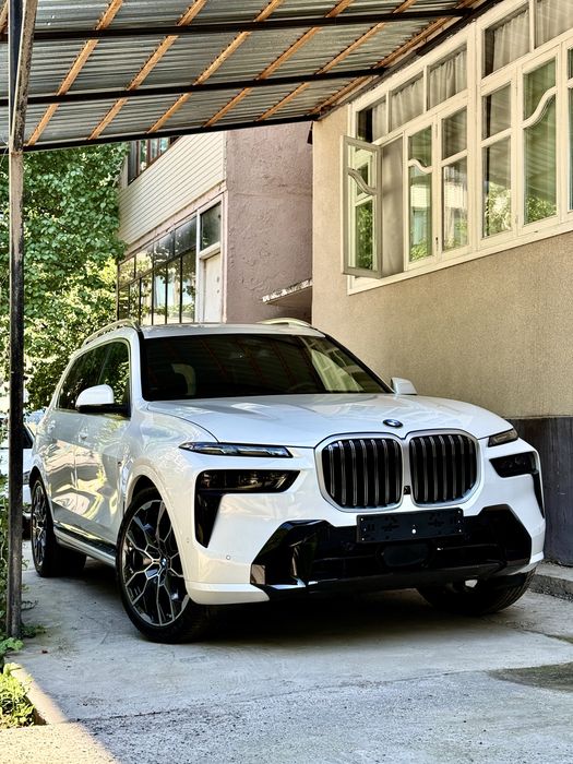 BMW X7 xDrive 40i 2026 full
