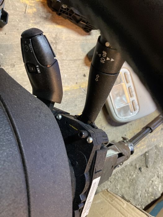 Интериор, климатроник , табло, волан и жабка за Пежо 207  2005- 2010