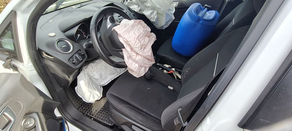 Ford fiesta 1.2 44kw 60кс FACELIFT 44000км STJB за части