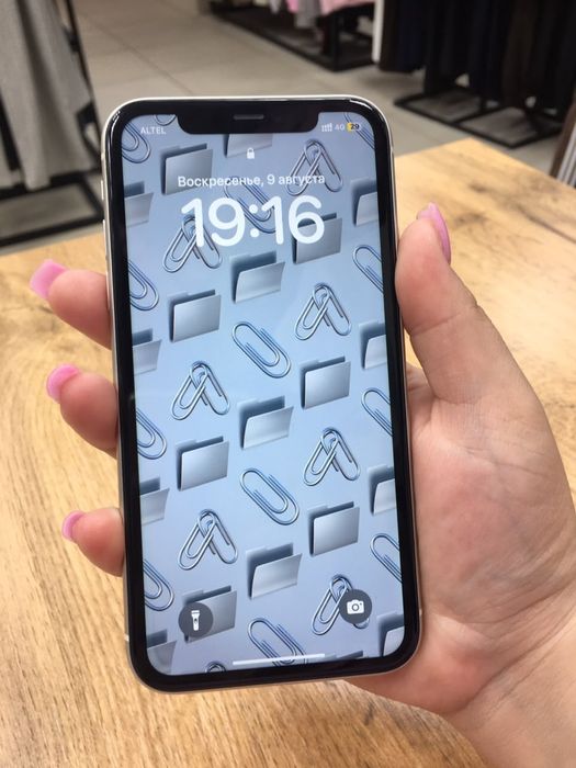 iPhone 11 128 GB — White