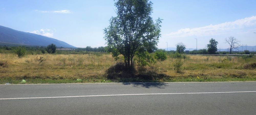 Нива на втора линия подбалканския път
нива 1 дек и