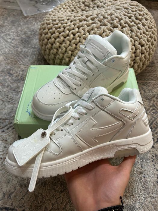 Off White ‘Out of office’ Triple White / Premium / 2025