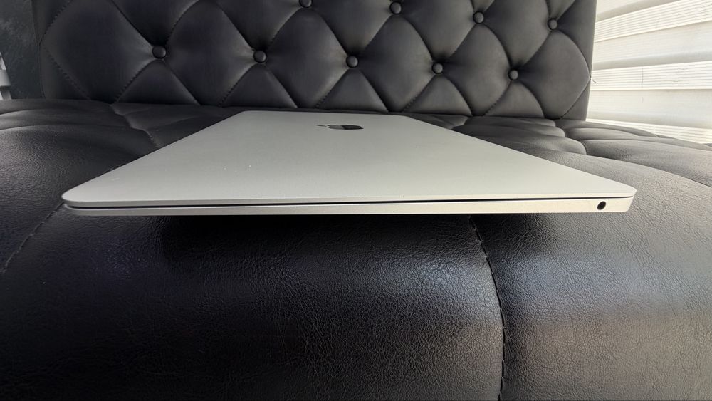Apple MacBook Air M1 2020 года в хорошем состояние  Американский