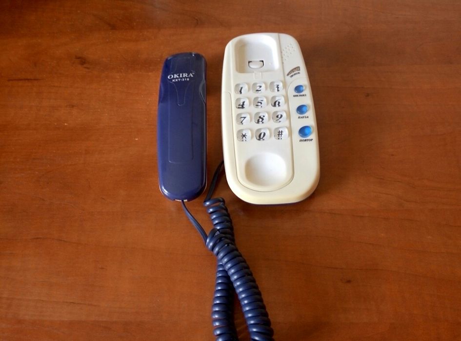 Телефон кнопочный