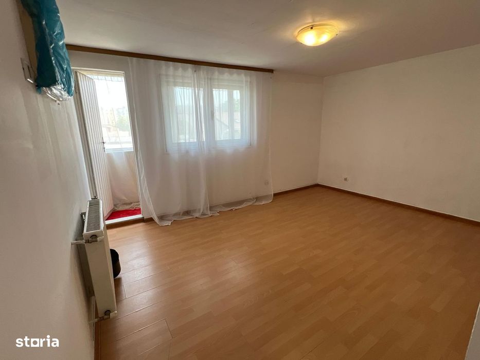 Calarasilor- Piata Muncii, vila 8 camere singur curte si teren 197 mp,