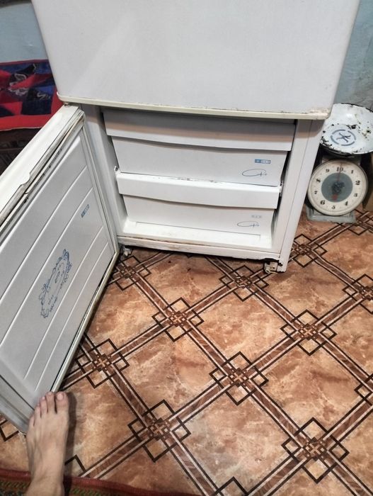 Холодильник для кухни