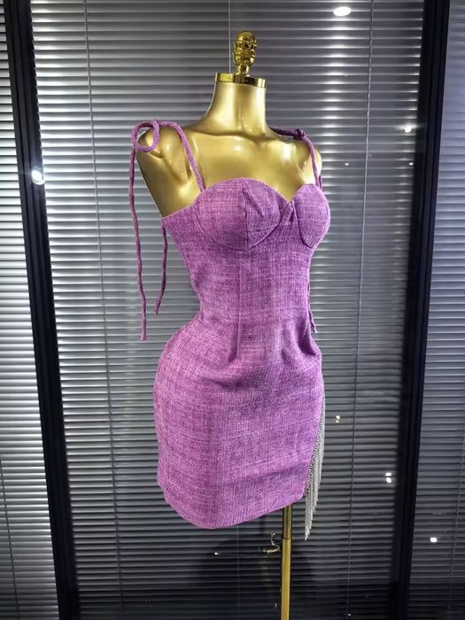 Рокля с втален силует от луксозна материя