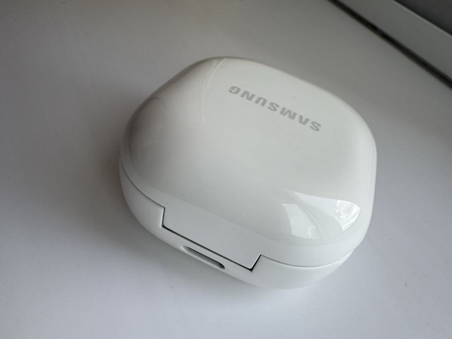 Samsung Galaxy Buds 3 Pro, Samsung Galaxy Buds FE