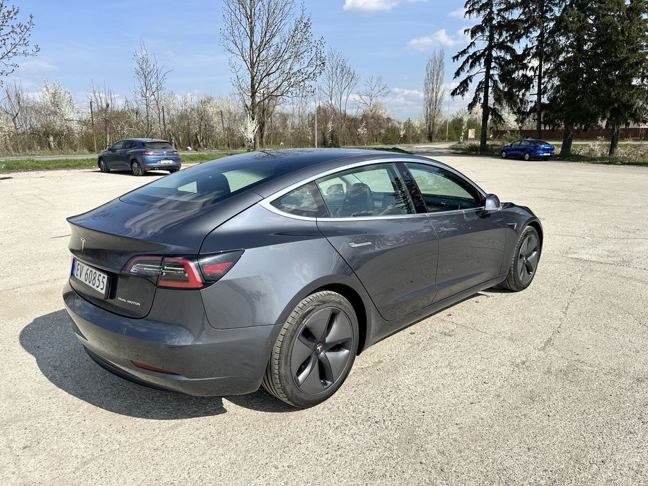 Tesla model 3 long race in garantie