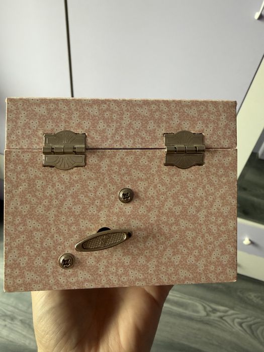 Кутия с музика.