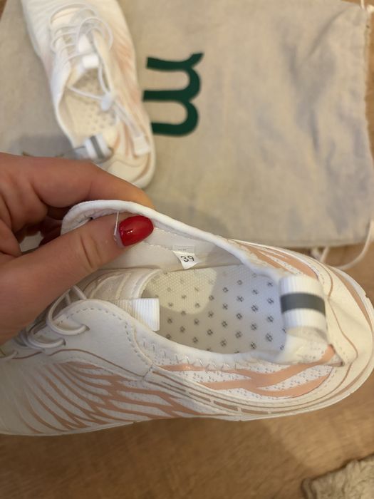 Боси обувки - нови