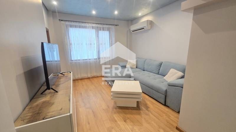 Дава се под наем Четиристаен апартамент в Варна, Гръцка махала - 117 кв.м за 1196.97 € - Снимка #1