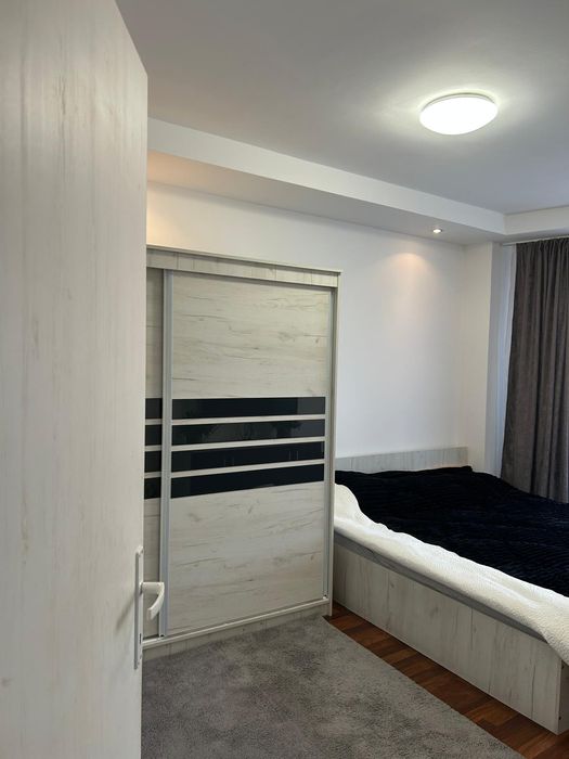 Vând apartament ultra central cu 3 camere  etaj 2