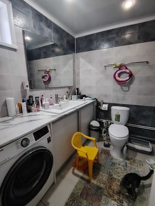 продаются 2 дома на одном участке