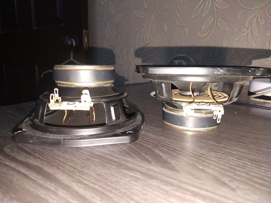 Продаю среднячастотные динамики