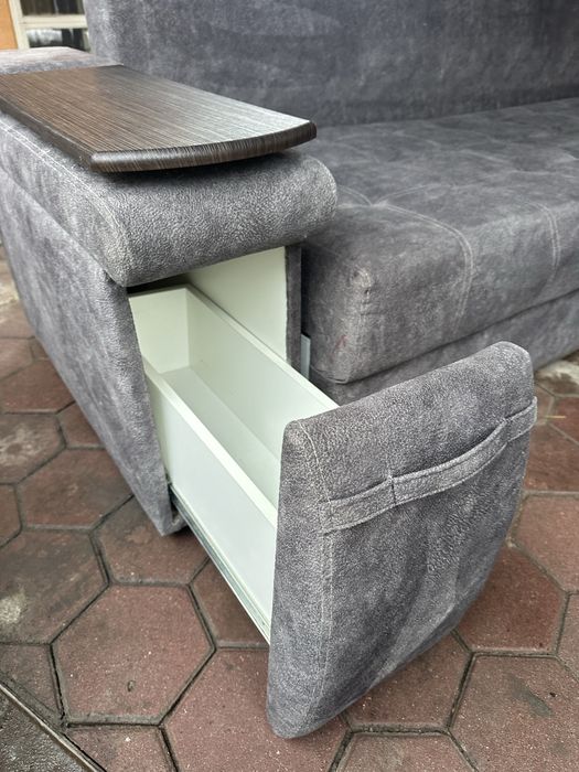 Диван большой прямой