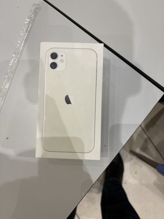 Айфон 11 в отличном состояние
