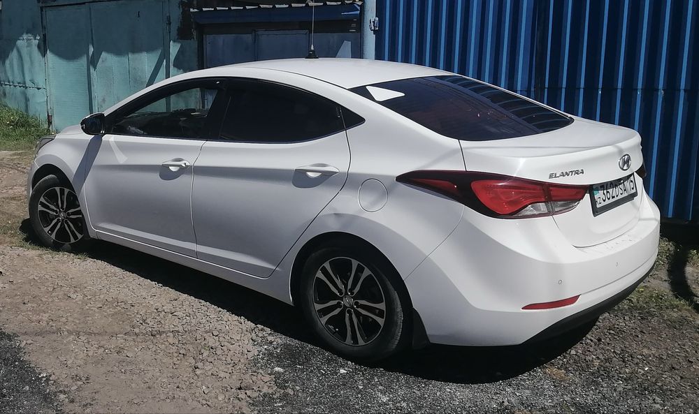 Продам машину Hyundai Elantra