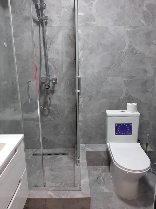 Девушку на подселение