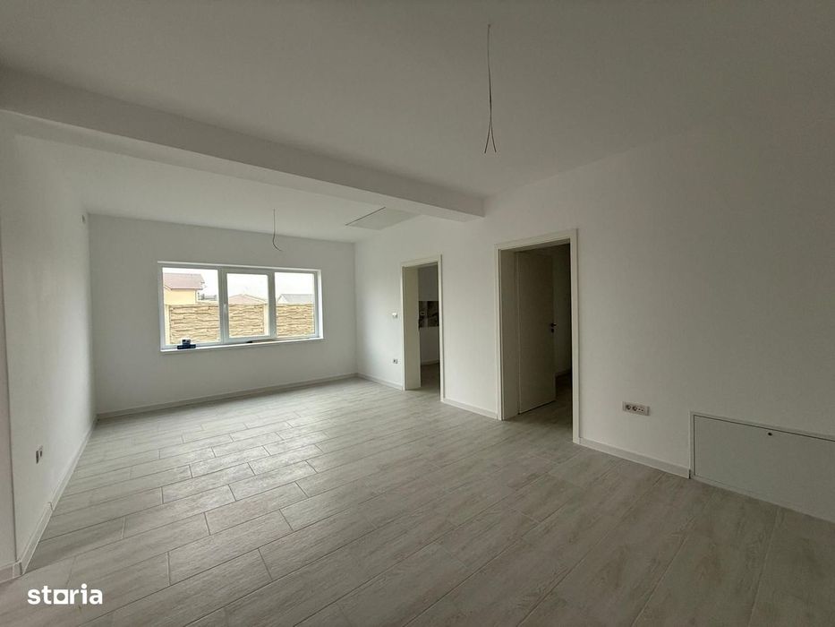 Duplex pe parter – compartimentare excelentă, teren generos.