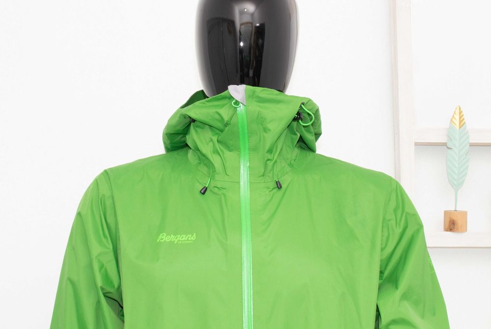 Bergans мъжко яке Nesset зелено с качулка водоустойчиво 10000mm L