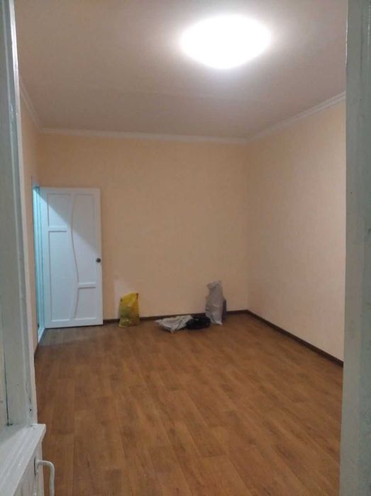 Продается 2 х комн. переделен 3-х комн. квартира возле ТТЗ автостанции