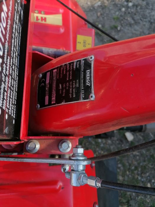 Vând motocultor 15cp cu freze și mașina de pus cartofi