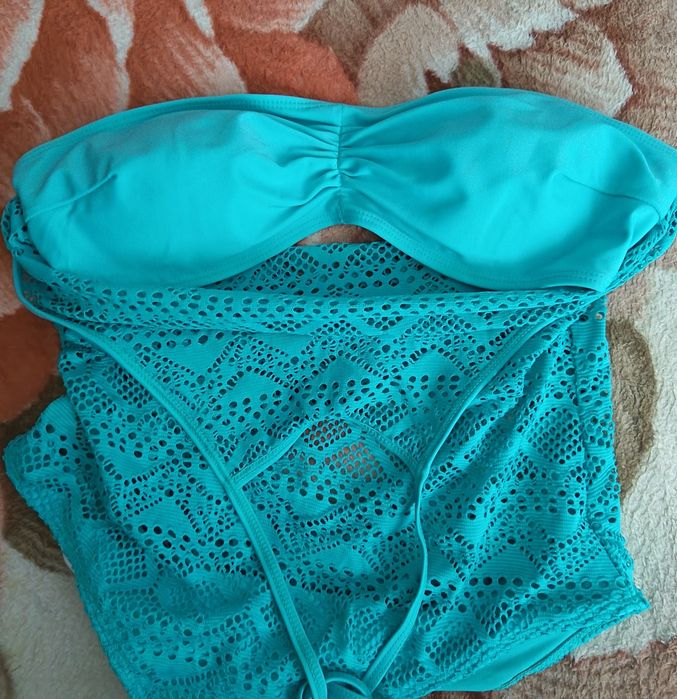 Vand costum de baie