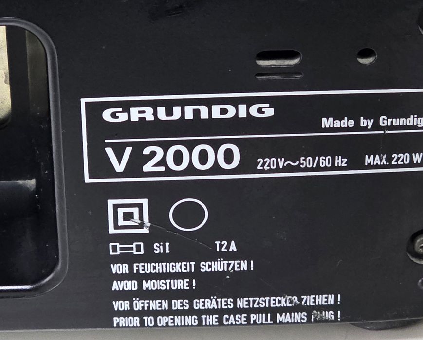 Grundig V2000 stereo amplifier