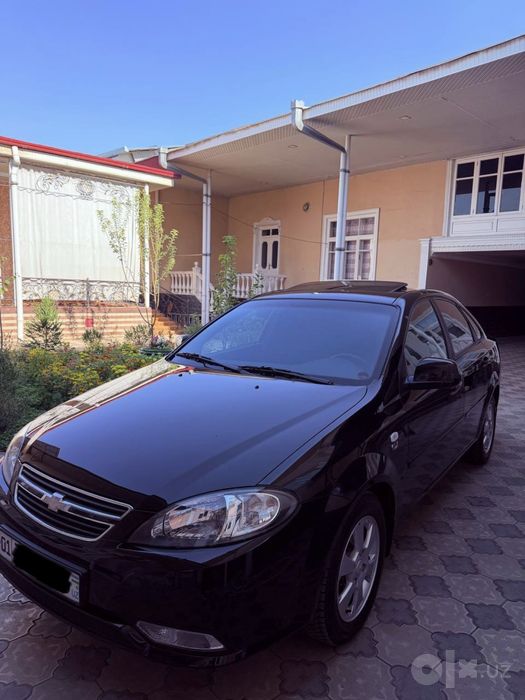 Qora Gentra 2022 3-pozitsiya Avtomat karobka srochna sotiladi. Jentra