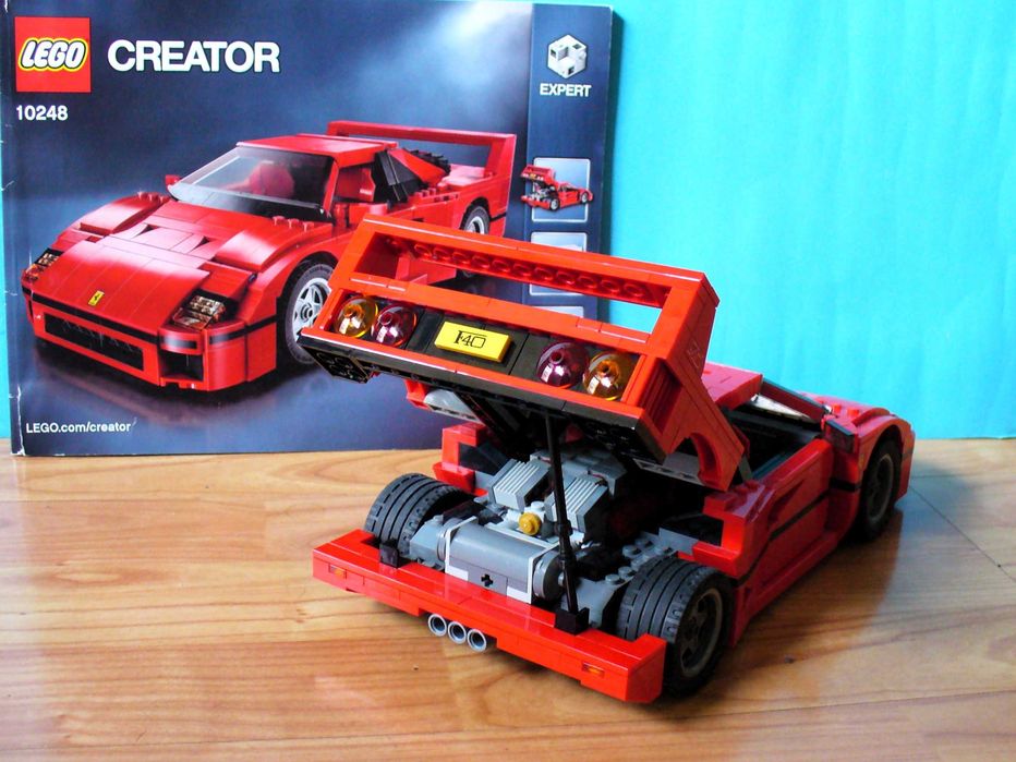 LEGO Ferrari F40 (Creator Expert)