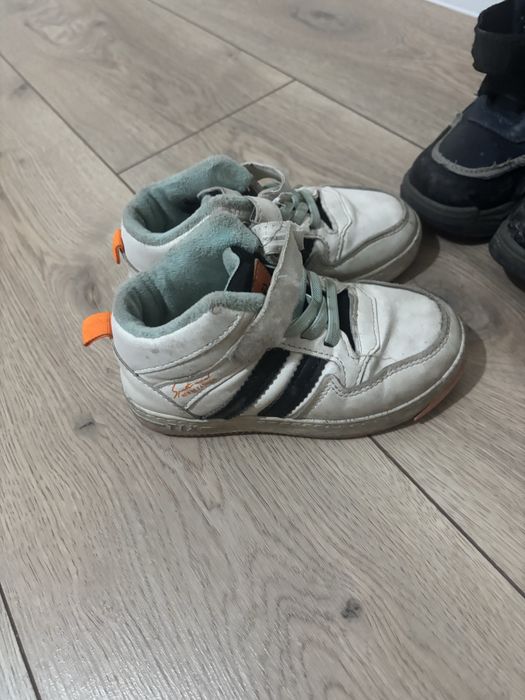 Детские кроссовки