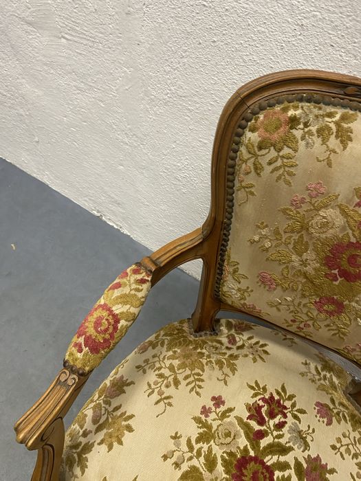 Френско бароково кресло от дъб