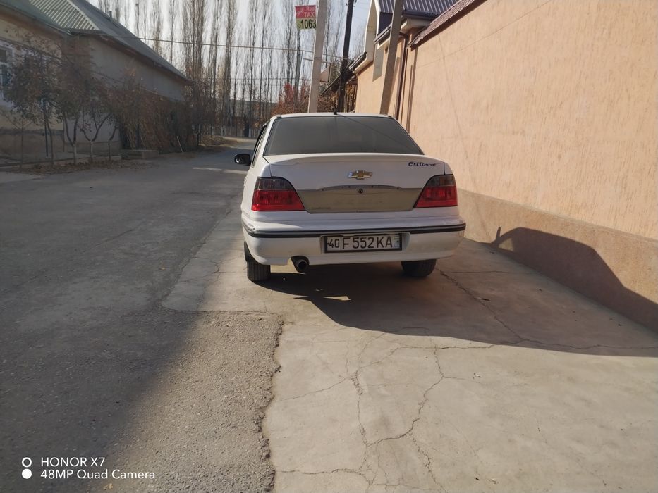 Daewo Nexia sotiladi.