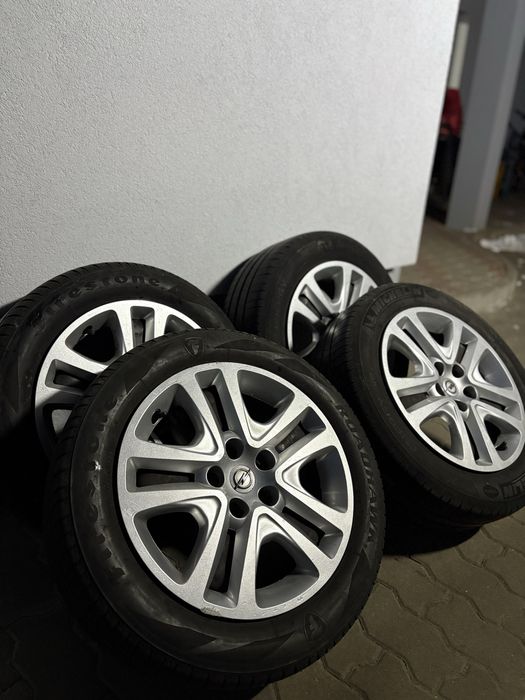 Vând roți(jante+caucicuri)