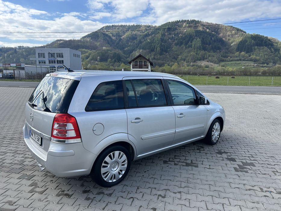 Opel Zafira 2012
