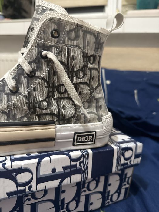 vand adidasi dior B23