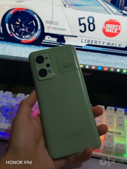 Realme GT ikki telefoni sotiladi
