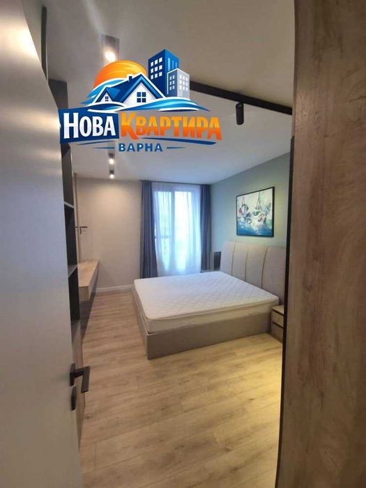 ЛУКС! Тристаен апартамент в центъра