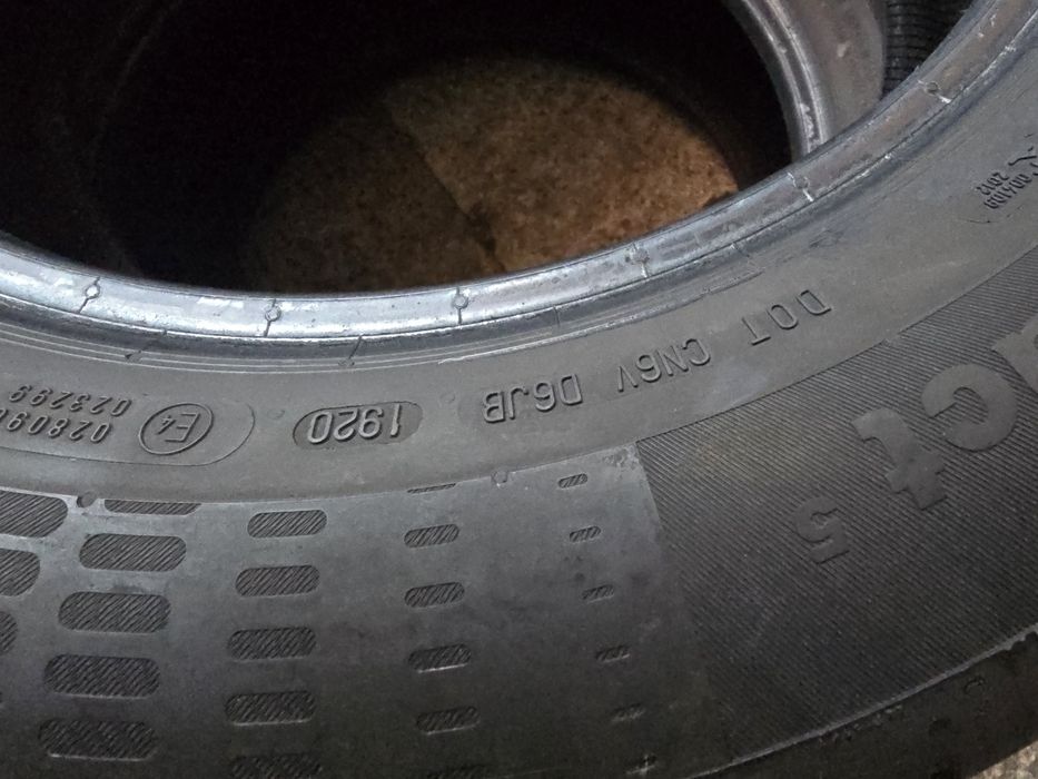 Continental 215/65 R16 98V vară