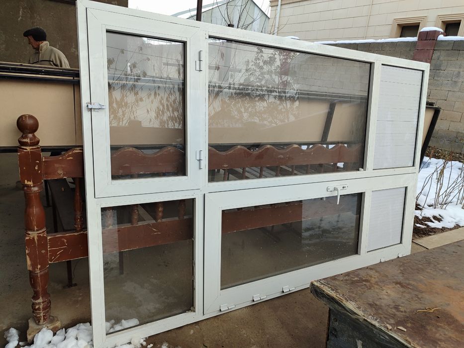 Дверь пластиковый почти новый