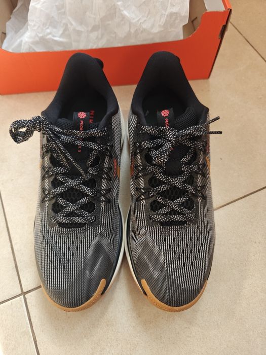 Nike НОВИ 38.5н маратонки