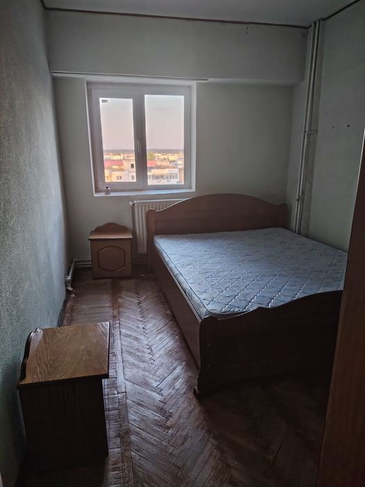 Camera de închiriat
