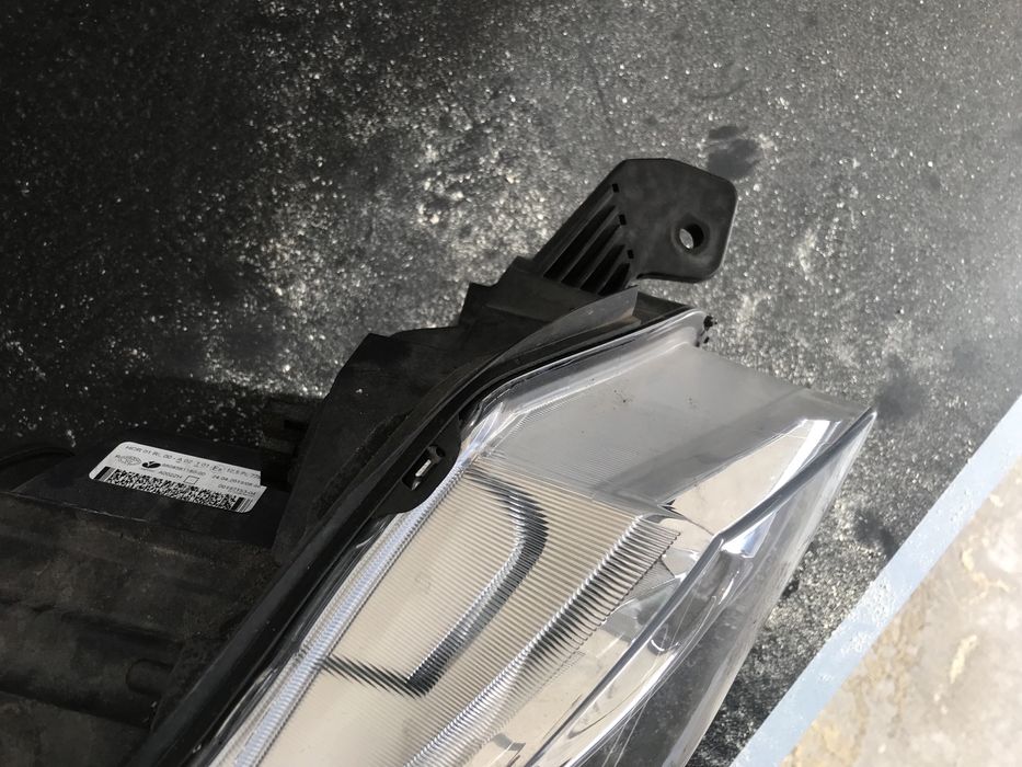 Десен фар за Toyota Proace