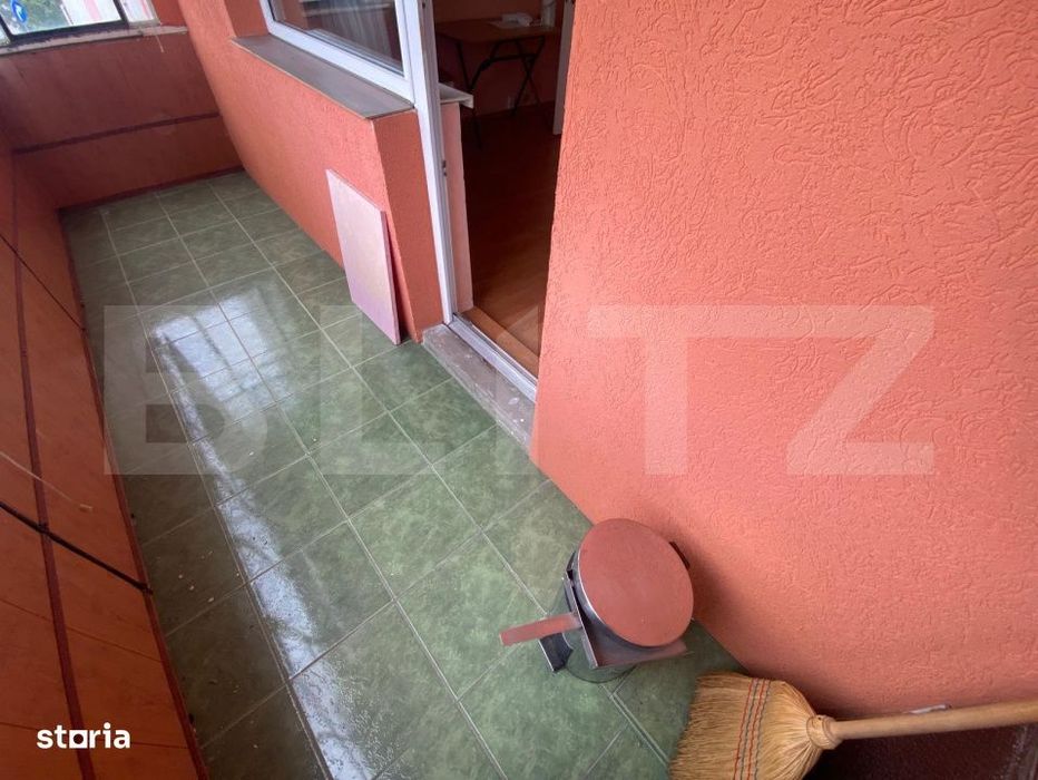 Apartament cu 4 camere, decomandat, 78 mp, 2 bai, et intermediar, Damb