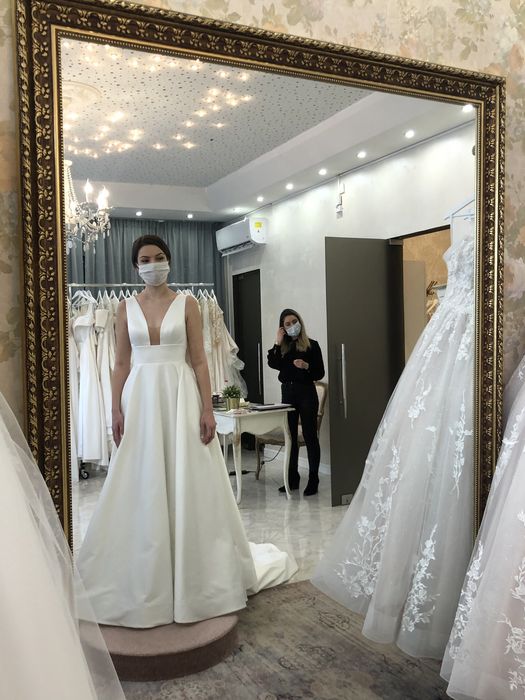 Дизайнерска сватбена рокля Eva Lendel (размер 38 -S/M)