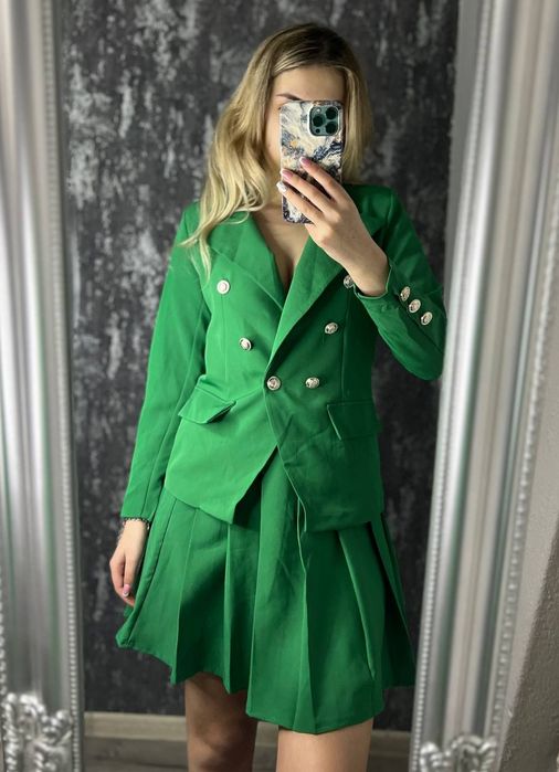 Costuma cu fusta dama