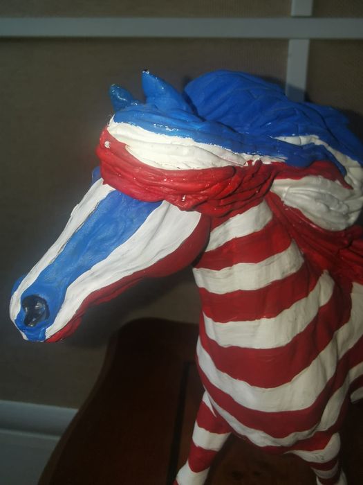 Колекционерска антикварна фигура  кон персонализиран модел на Breyer