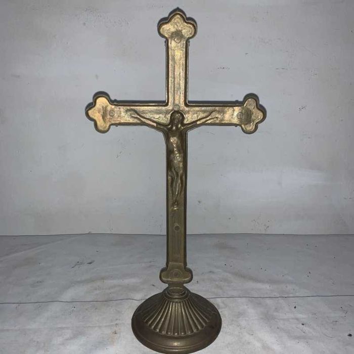 Crucifix bronz      .